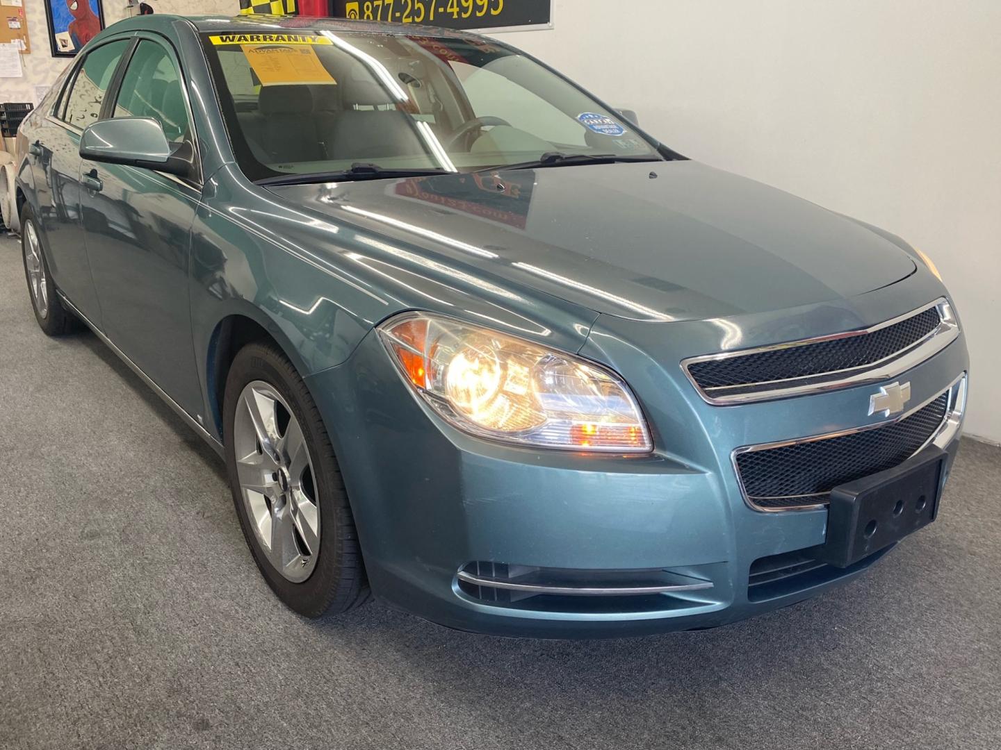 2009 BLUE /Tan Chevrolet Malibu (1G1ZH57B49F) , located at 533 S West End Blvd., Quakertown, PA, 18951, (877) 257-4995, 40.343994, -75.303604 - Photo#2